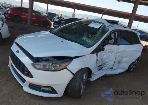 2017 Ford Focus St z USA, uszkodzony, nr VIN 1FADP3L97HL245807